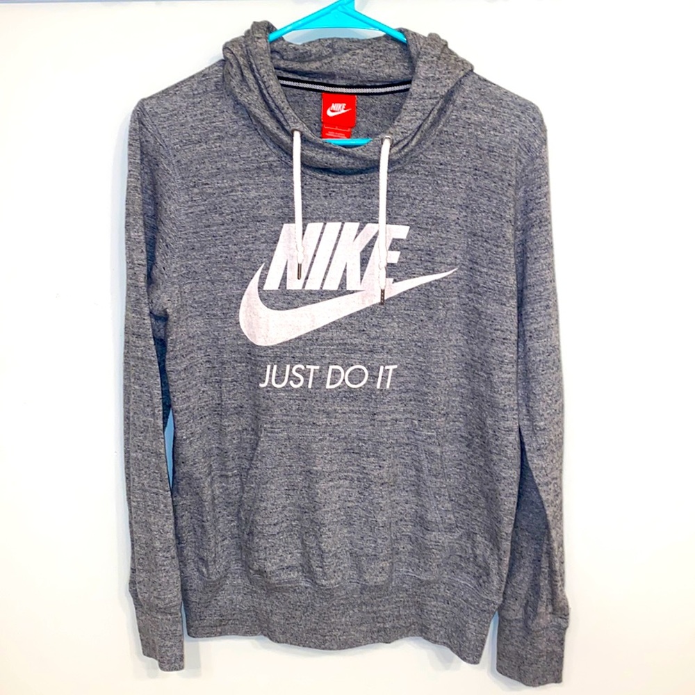 Nike lightweight sweatshirt, size Large.  Excellent condition, barely worn.